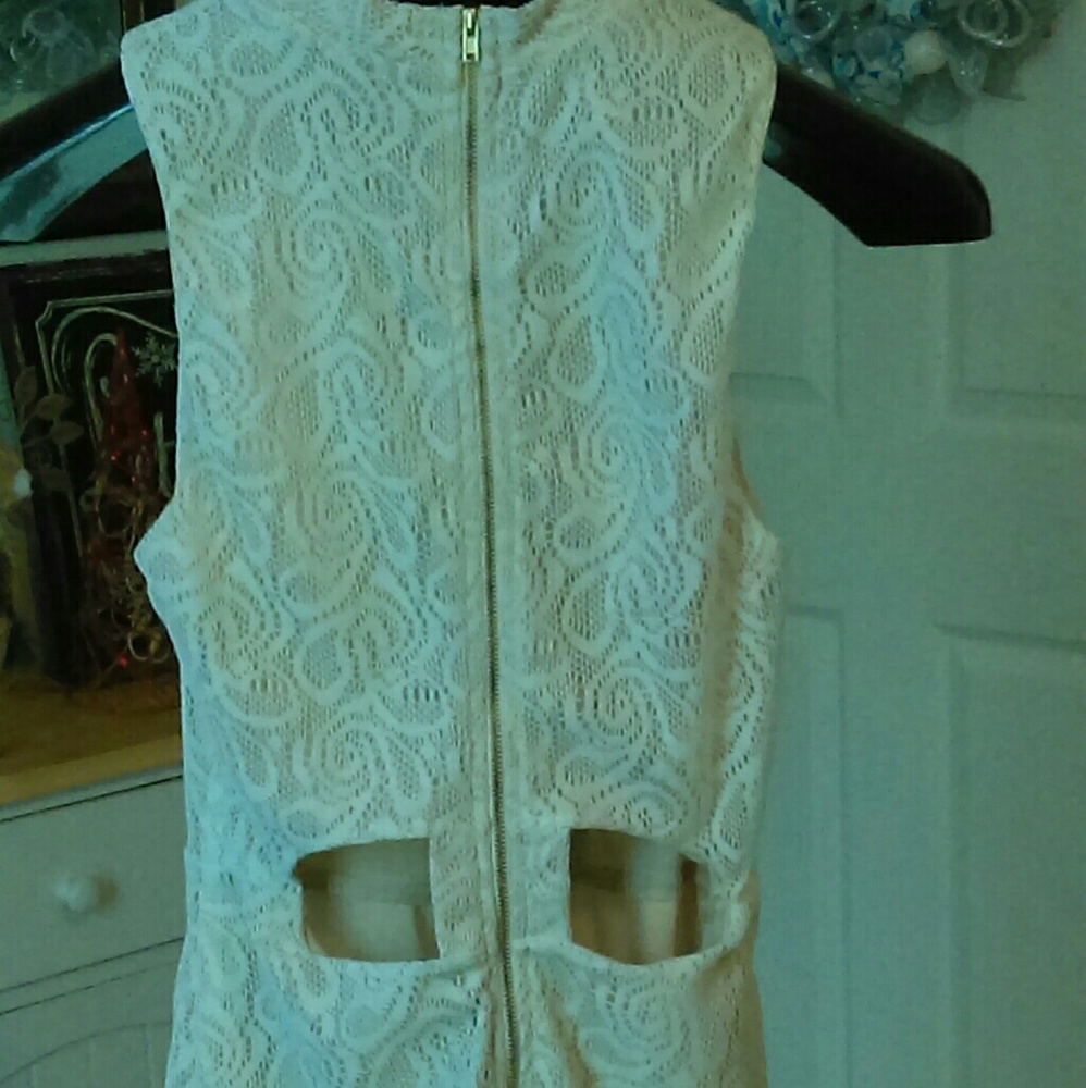 Dress - Picture 6 of 8